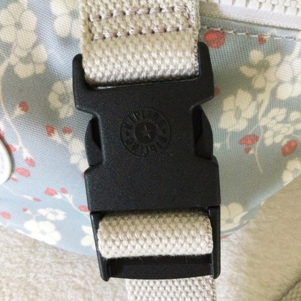 ⛔️SOLD⛔️ KIPLING Fresh Floral Garden Waist Pack - Picture 6 of 12